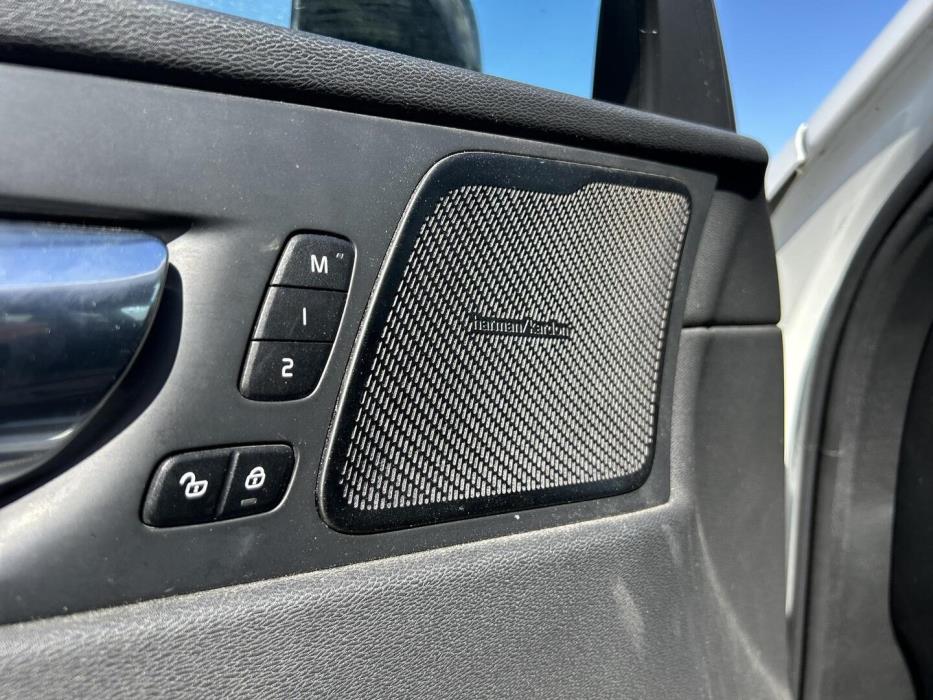 VOLVO XC60 2019