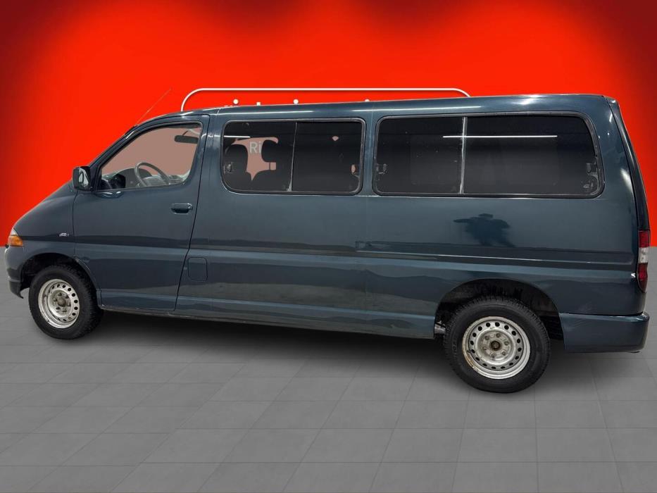 TOYOTA HIACE 2003