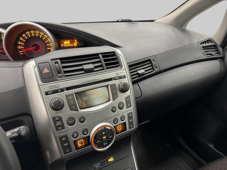 TOYOTA Verso 2011