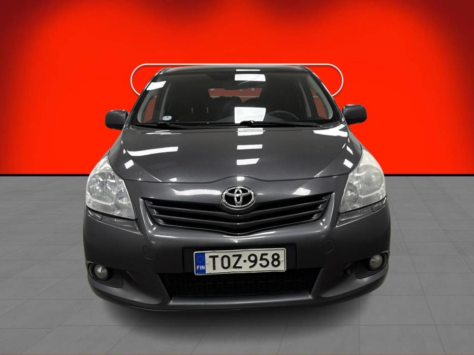 TOYOTA Verso 2011