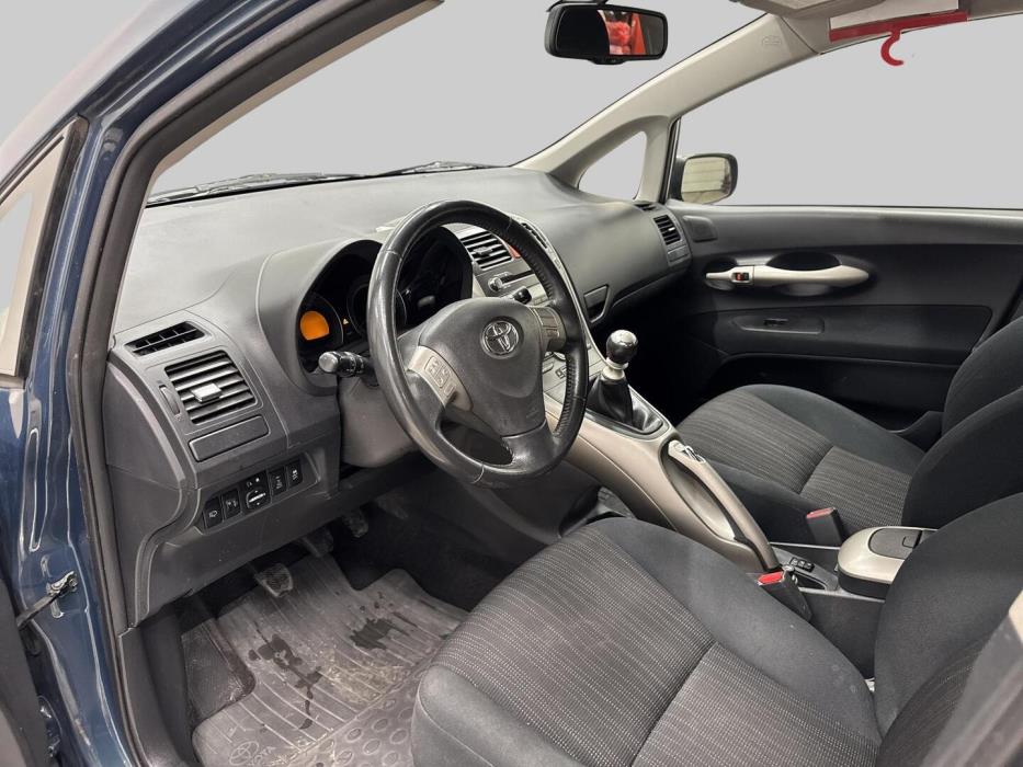 TOYOTA Auris 2007