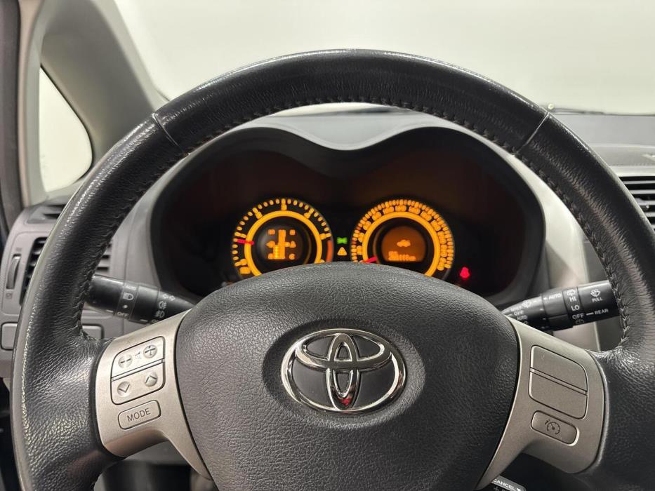 TOYOTA Auris 2007