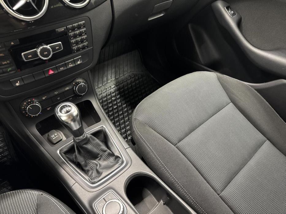 MERCEDES-BENZ B 2012