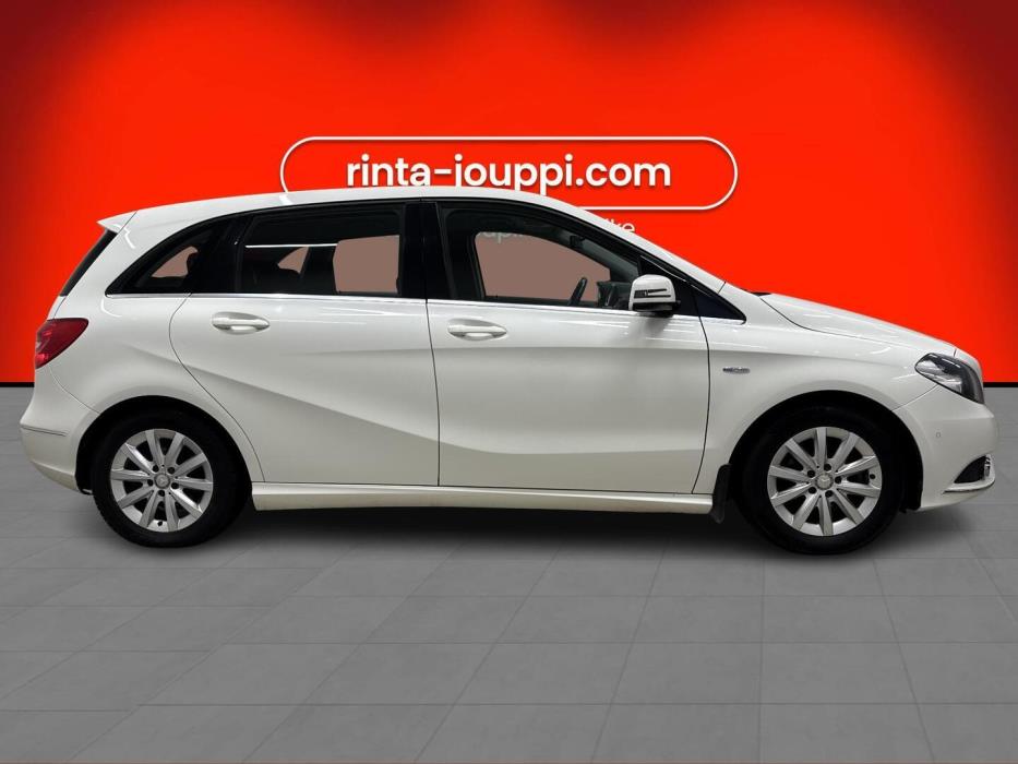 MERCEDES-BENZ B 2012