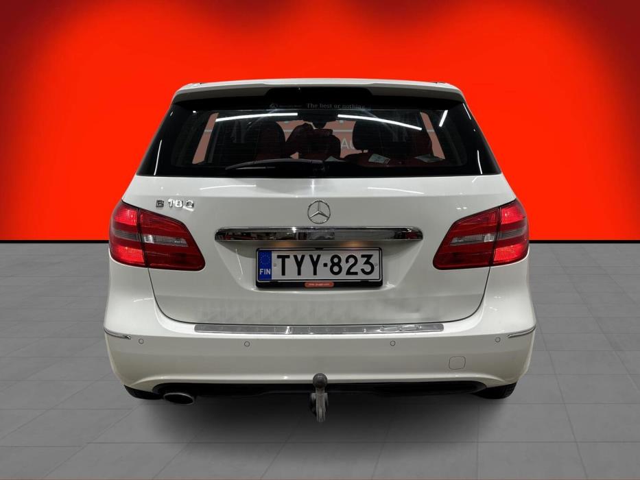 MERCEDES-BENZ B 2012