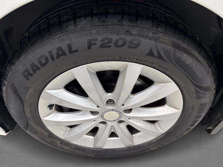 MERCEDES-BENZ B 2012