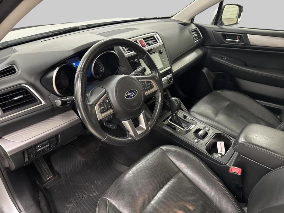 SUBARU Outback 2016
