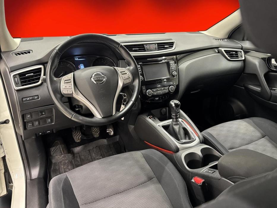 NISSAN Qashqai 2015