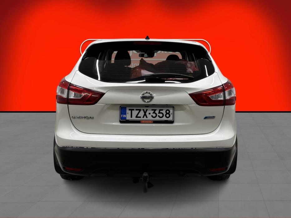 NISSAN Qashqai 2015