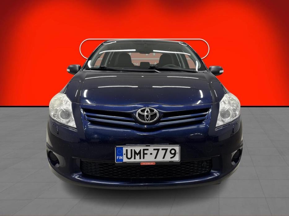 TOYOTA Auris 2010