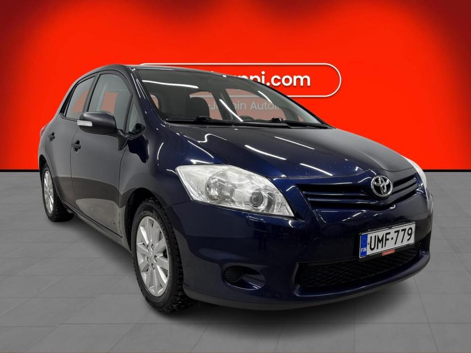 TOYOTA Auris 2010