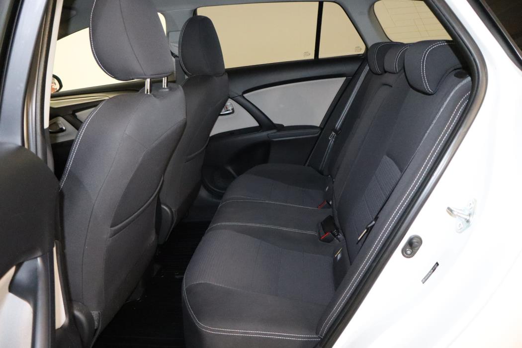 TOYOTA Avensis 2016
