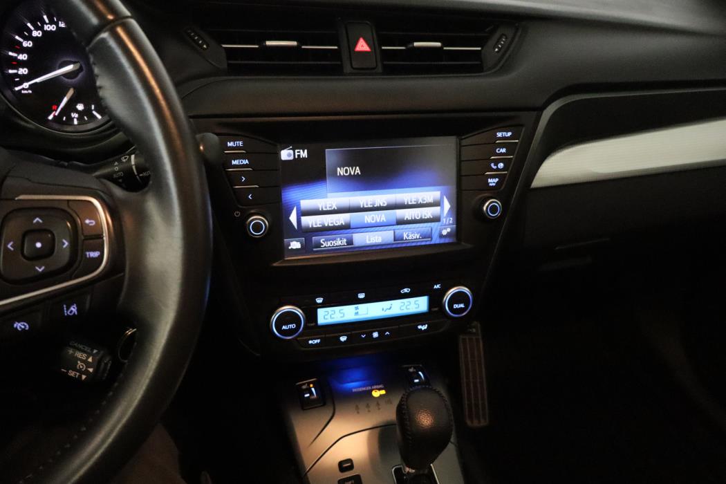 TOYOTA Avensis 2016