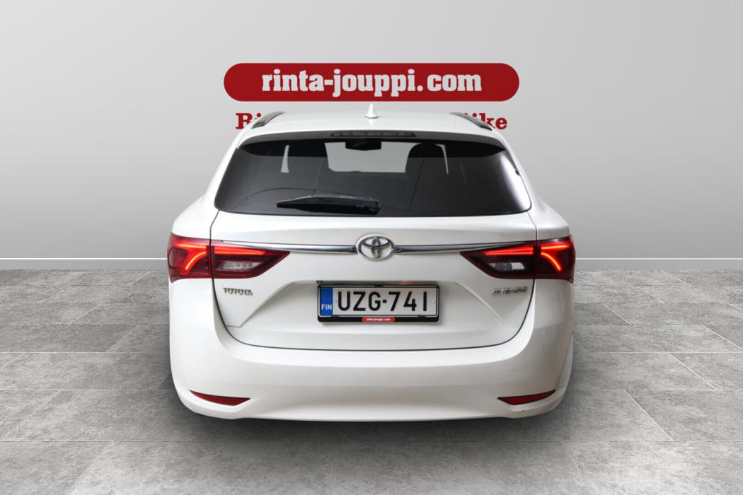 TOYOTA Avensis 2016