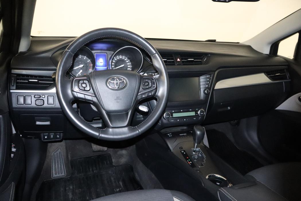 TOYOTA Avensis 2016