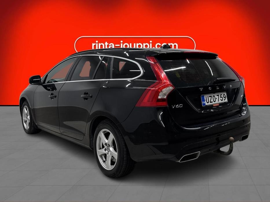 VOLVO V60 2016