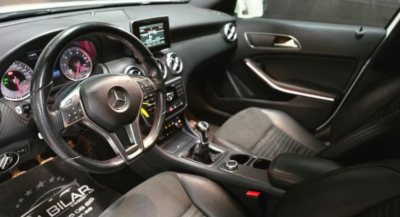 MERCEDES-BENZ A 2015