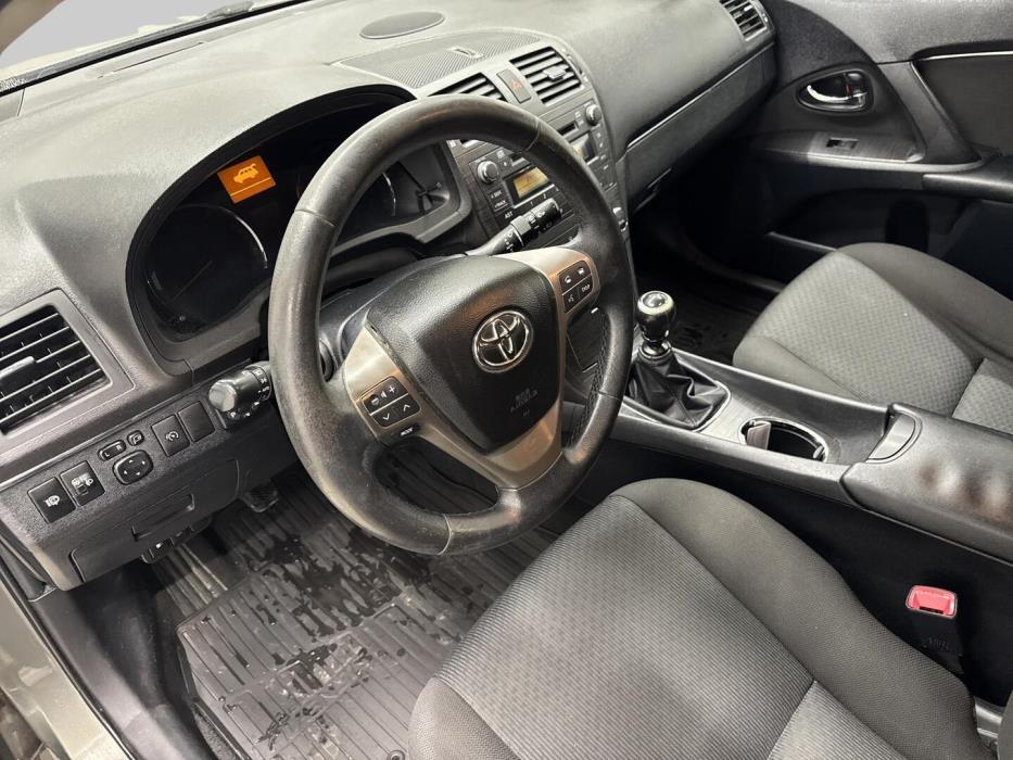 TOYOTA Avensis 2009