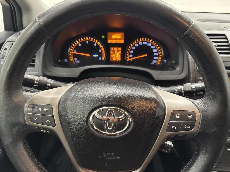 TOYOTA Avensis 2009
