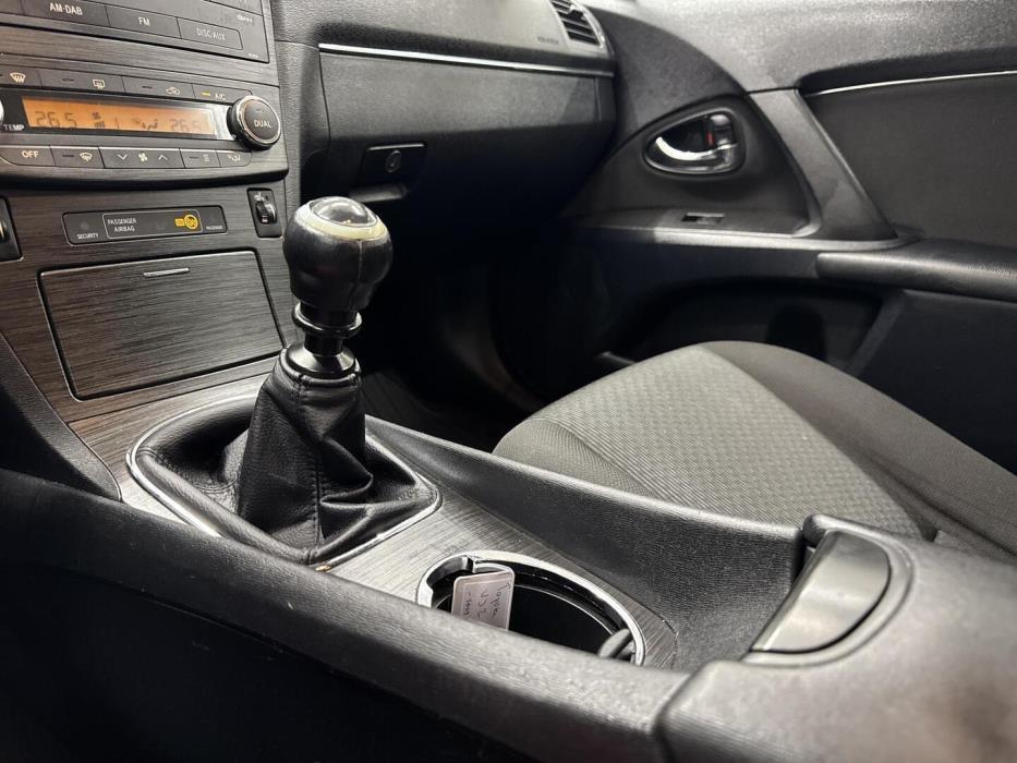 TOYOTA Avensis 2009