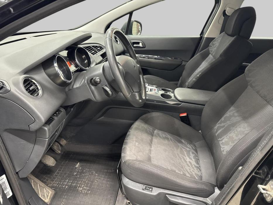 PEUGEOT 3008 2011