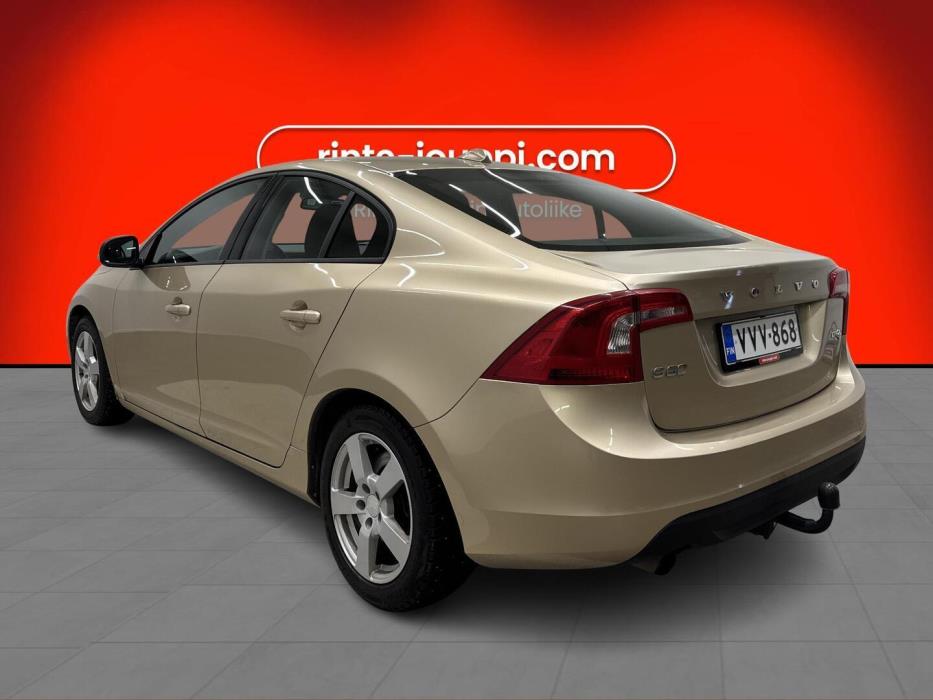 VOLVO S60 2011