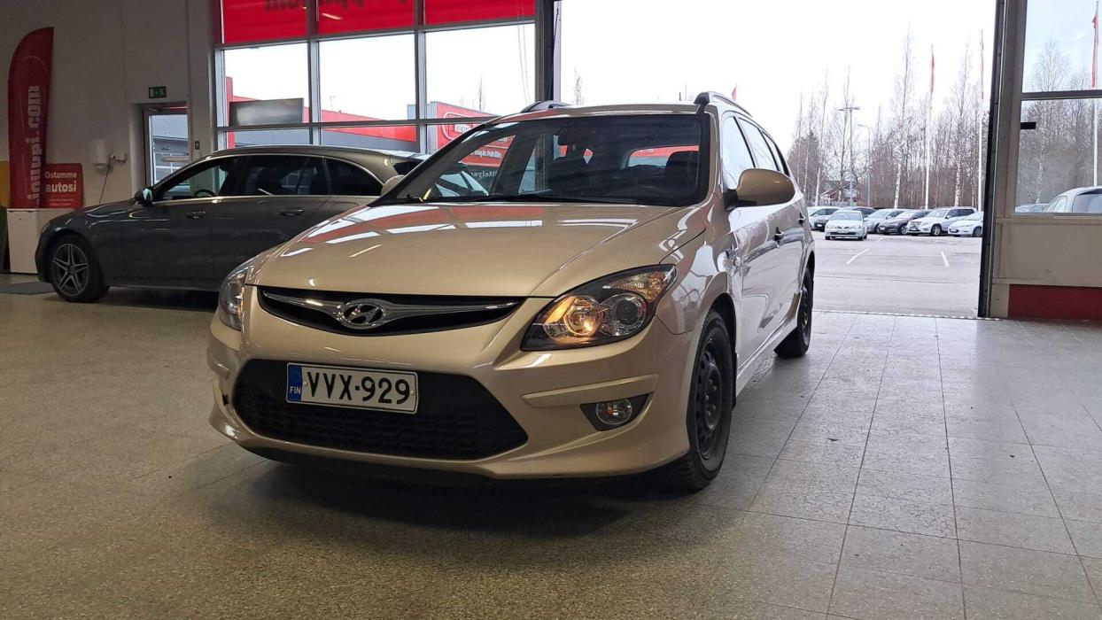 HYUNDAI i30 2011