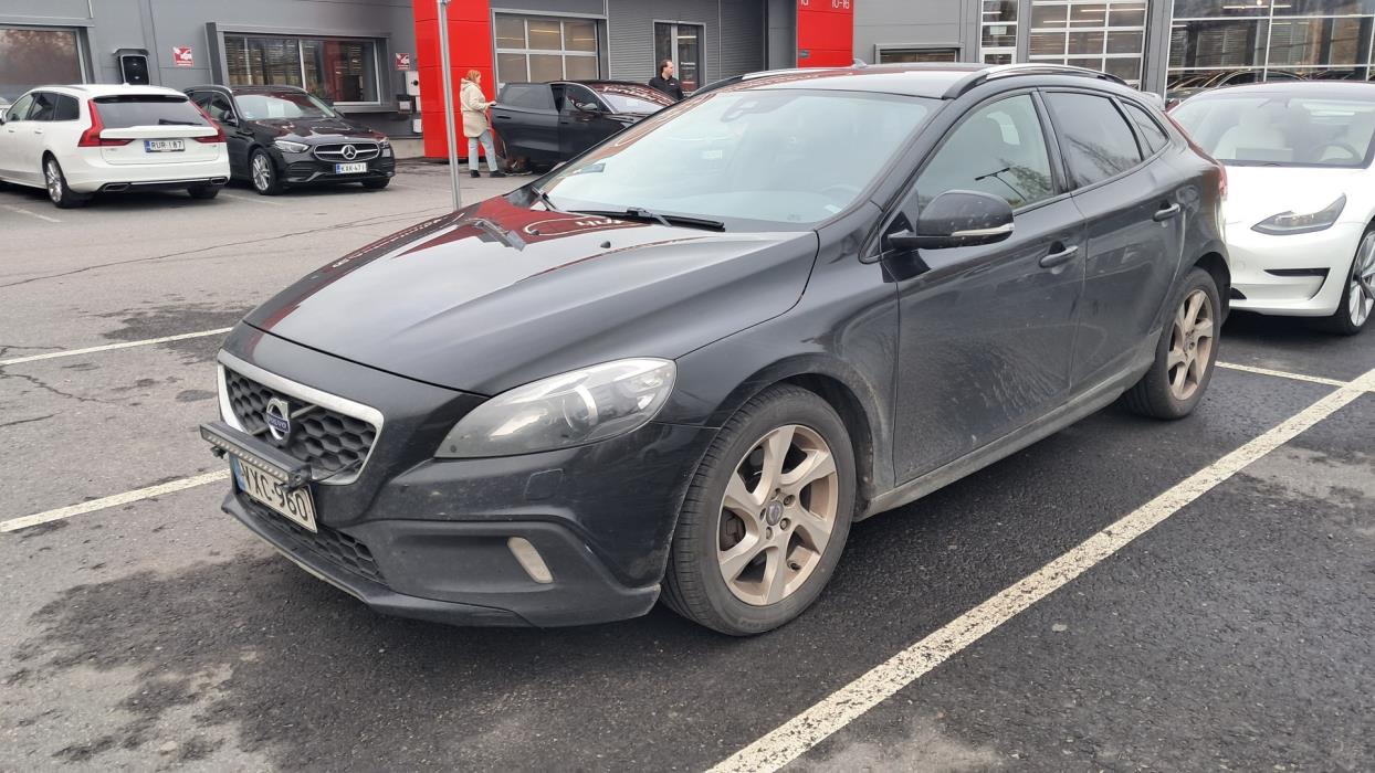 VOLVO V40 Cross Country 2013