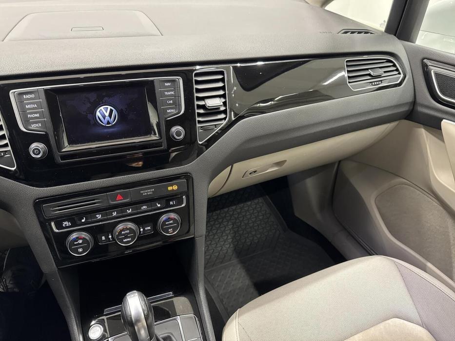 VOLKSWAGEN Golf Sportsvan 2014