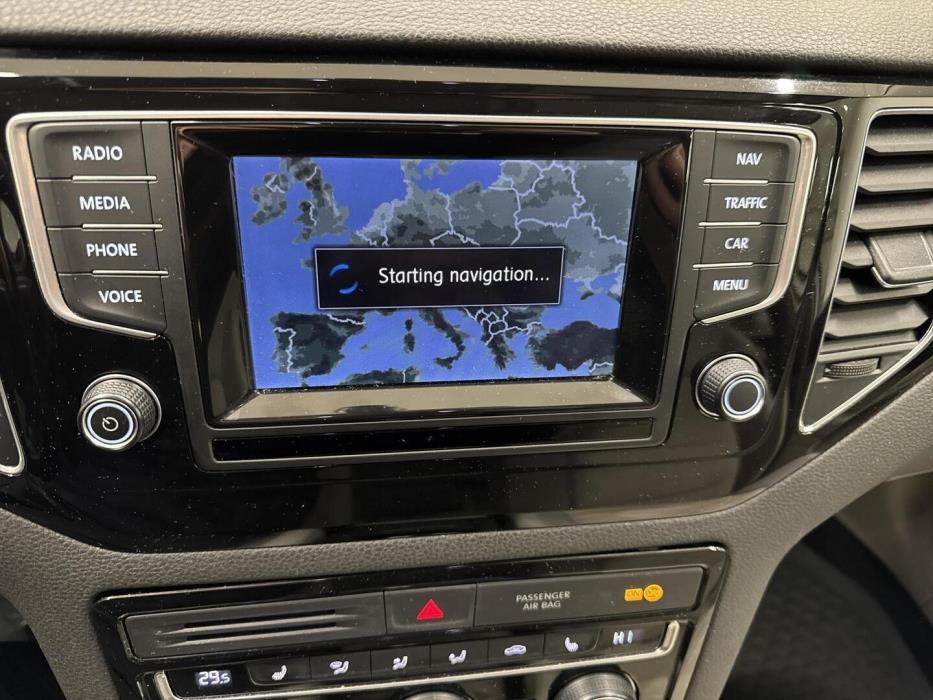 VOLKSWAGEN Golf Sportsvan 2014