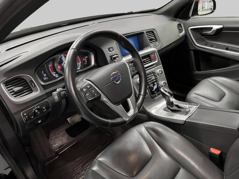 VOLVO V60 Cross Country 2016