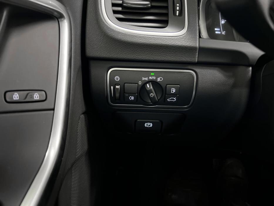 VOLVO V60 Cross Country 2016