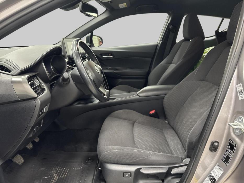 TOYOTA C-HR 2017