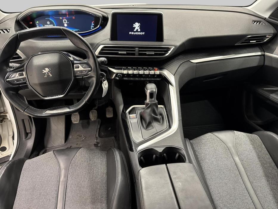 PEUGEOT 3008 2017