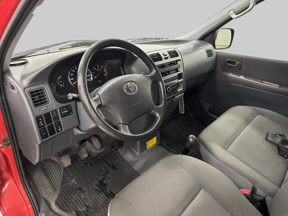TOYOTA Hiace 2010