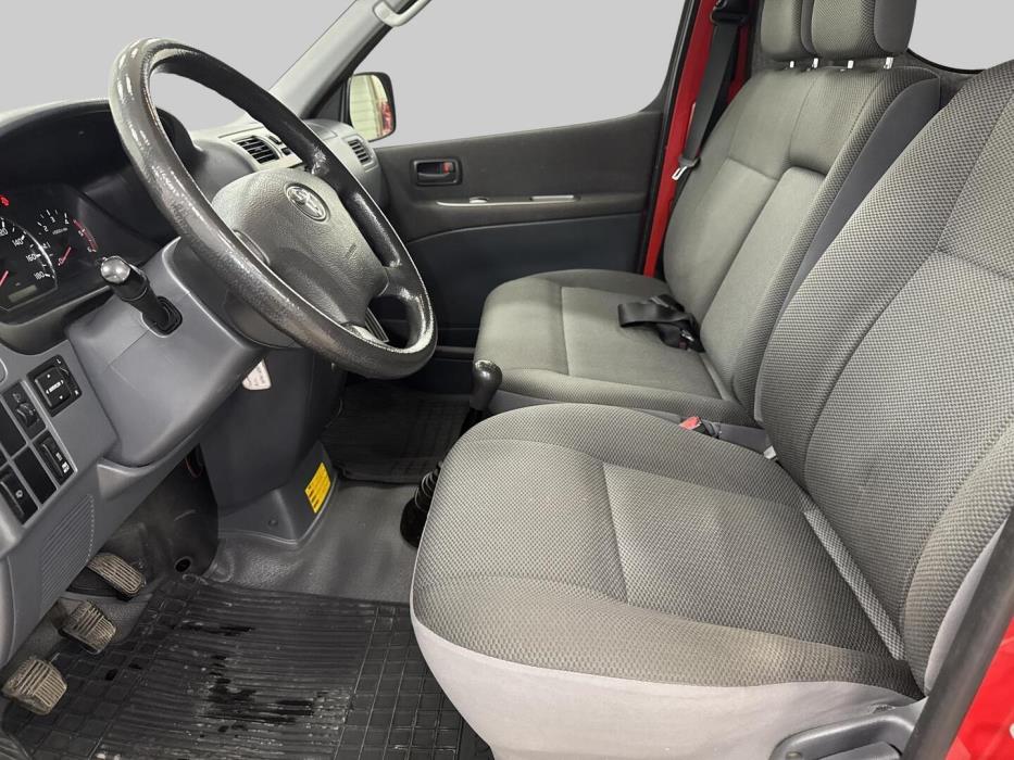 TOYOTA Hiace 2010