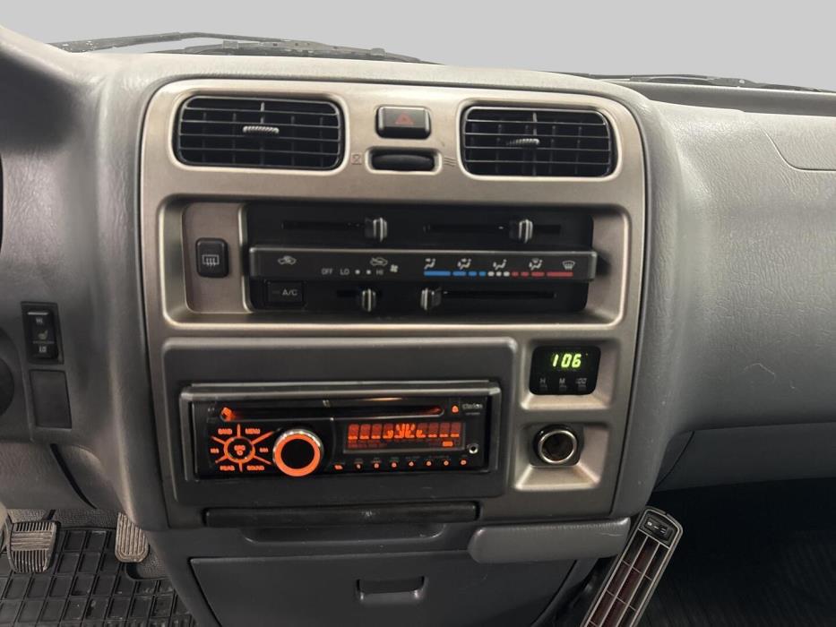 TOYOTA Hiace 2010