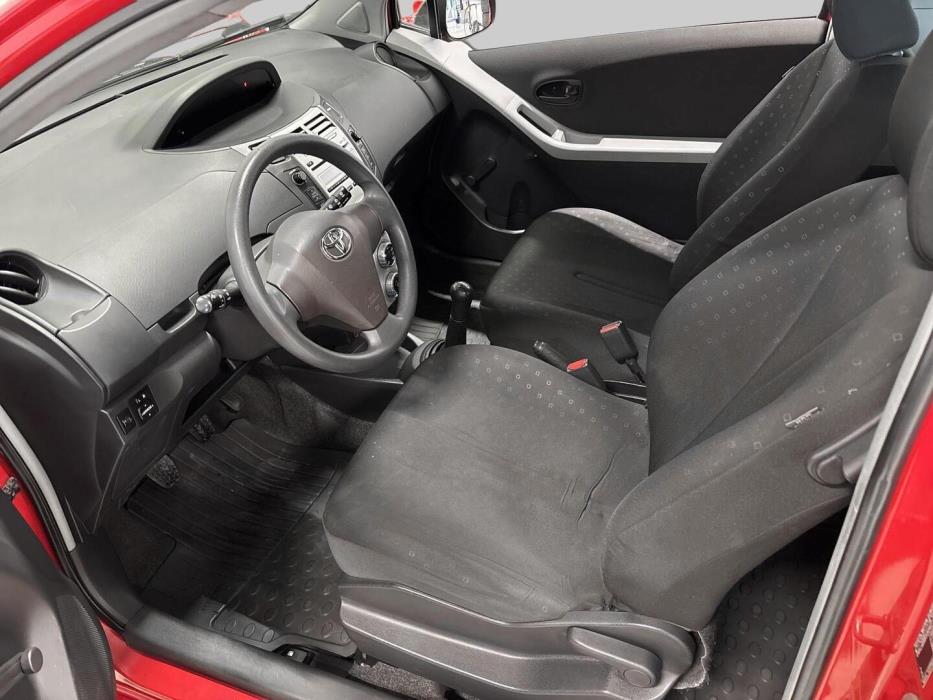 TOYOTA Yaris 2006