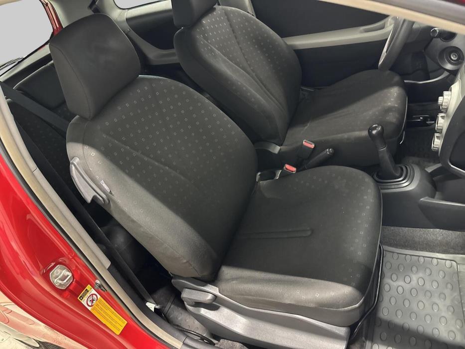 TOYOTA Yaris 2006