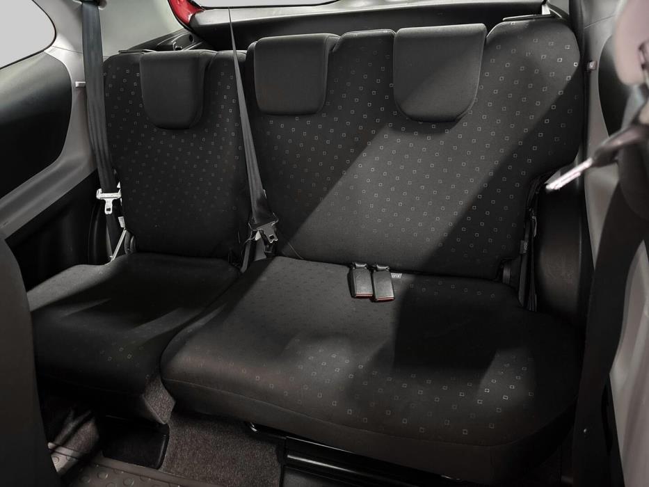 TOYOTA Yaris 2006