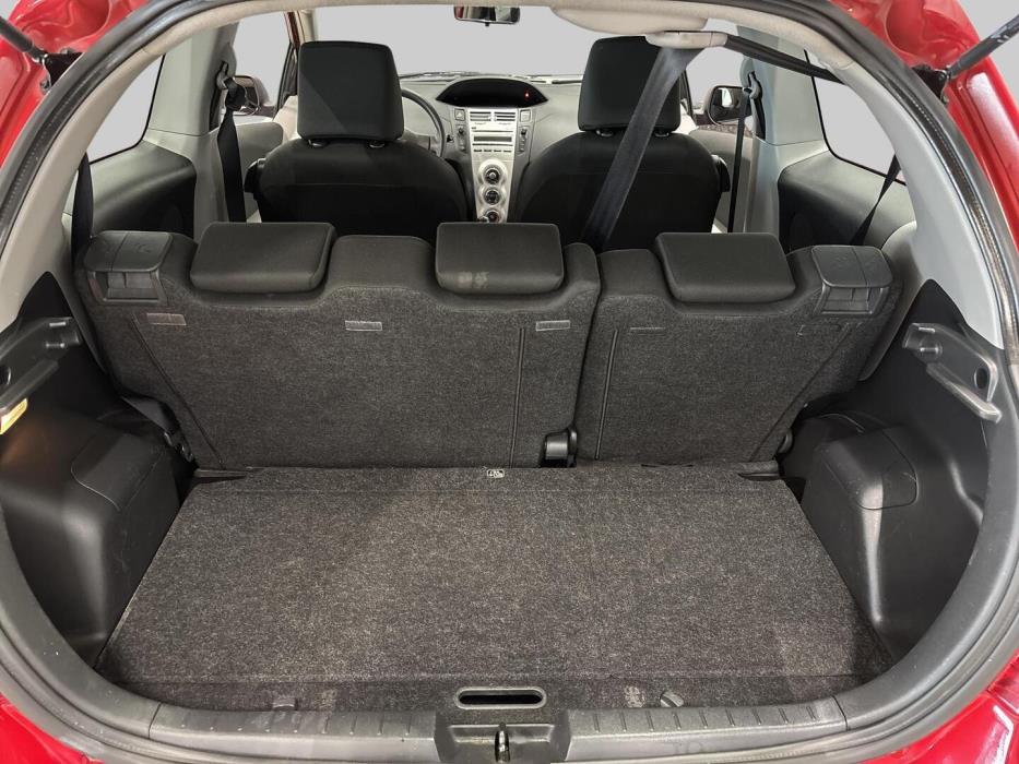 TOYOTA Yaris 2006