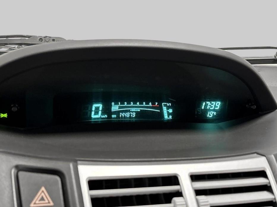 TOYOTA Yaris 2006