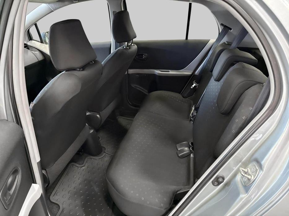 TOYOTA Yaris 2006