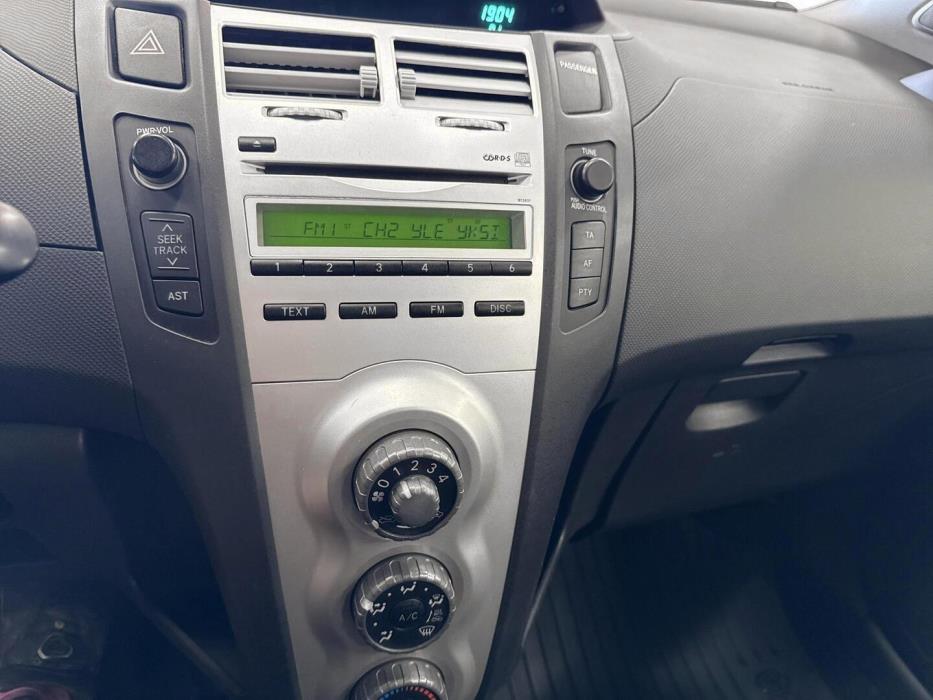 TOYOTA Yaris 2006
