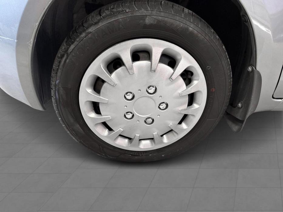 TOYOTA Yaris 2006