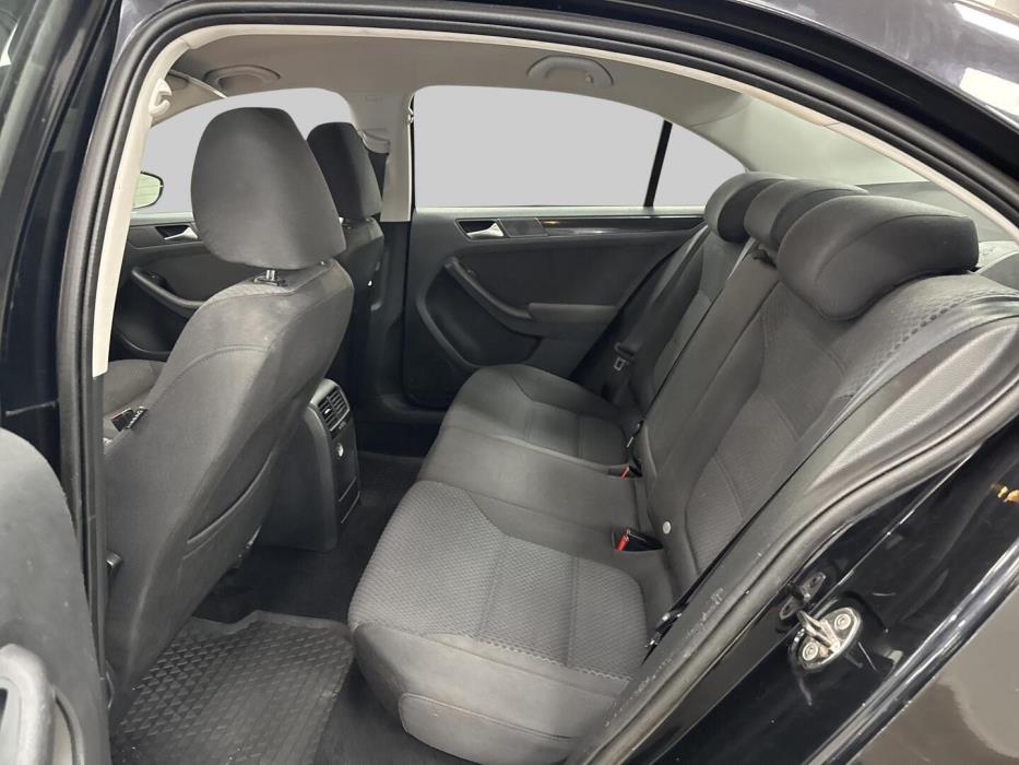 VOLKSWAGEN Jetta 2013