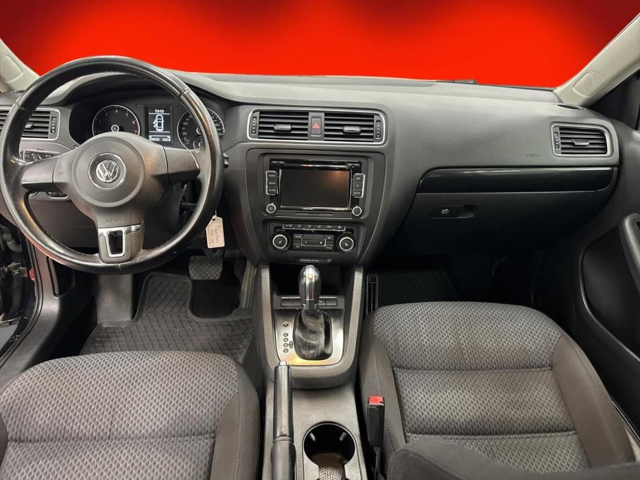 VOLKSWAGEN Jetta 2013