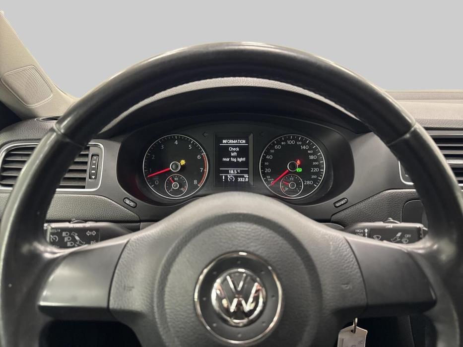 VOLKSWAGEN Jetta 2013