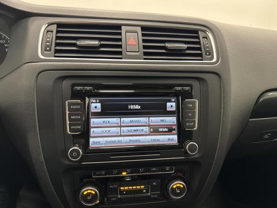 VOLKSWAGEN Jetta 2013