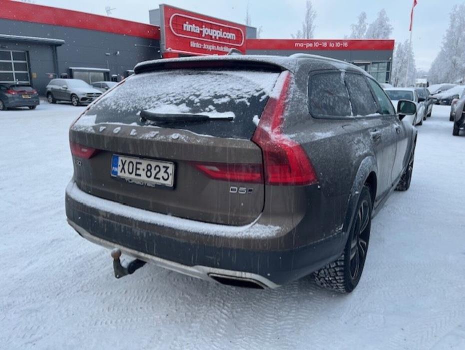 VOLVO V90 Cross Country 2017